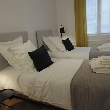 Bed and Breakfast Relais12bis By Eiffel Tower