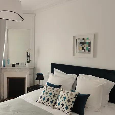 Bed and Breakfast Relais12bis By Eiffel Tower Παρίσι