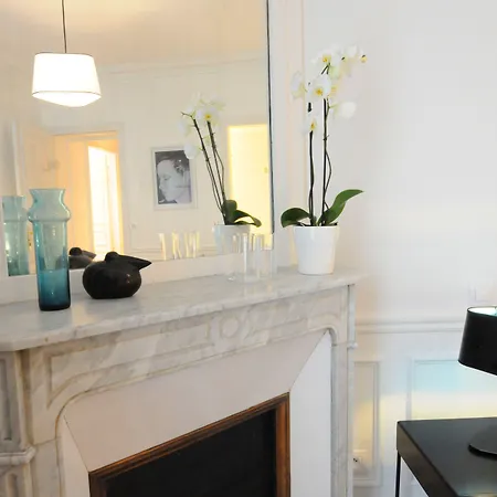 Relais12bis By Eiffel Tower Bed & Breakfast