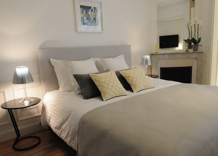 Bed & Breakfast Relais12bis By Eiffel Tower