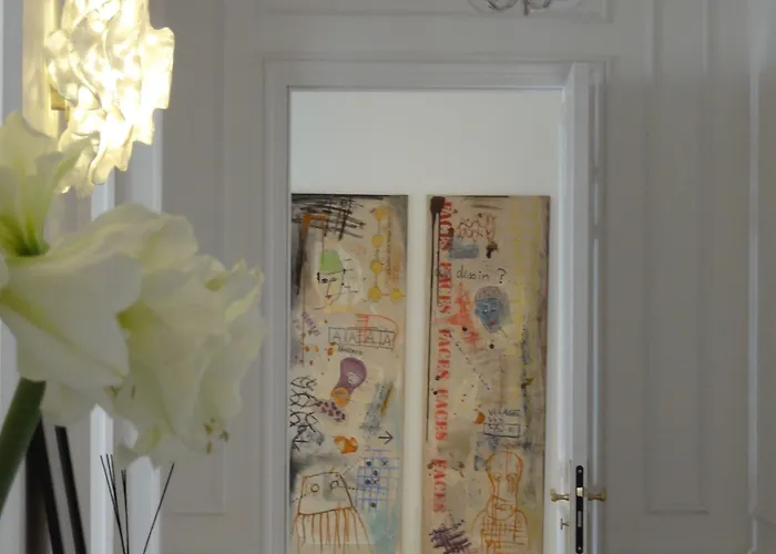 Relais12bis By Eiffel Tower Bed & Breakfast Parijs