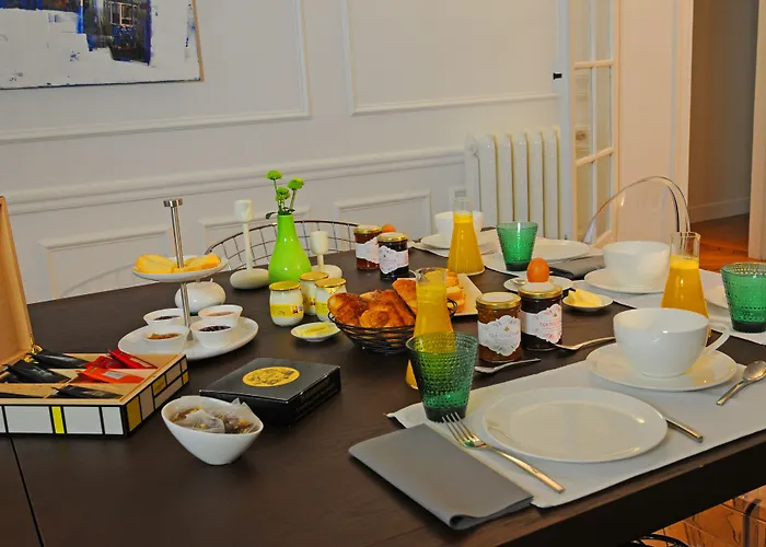 Relais12bis By Eiffel Tower