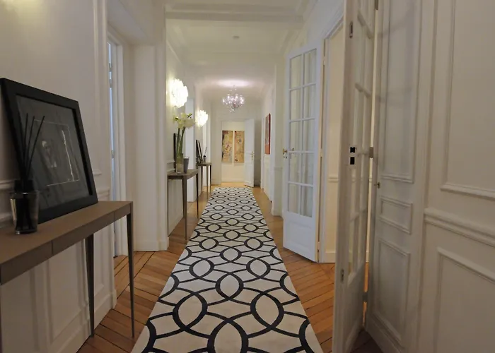 Relais12bis By Eiffel Tower Parijs