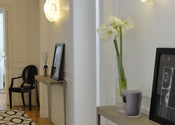 Relais12bis By Eiffel Tower Bed & Breakfast Parijs