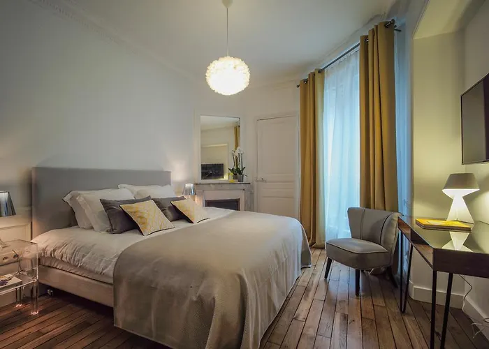 Bed & Breakfast Relais12bis By Eiffel Tower