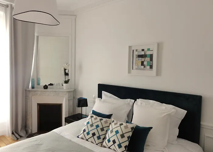 Bed & Breakfast Relais12bis By Eiffel Tower Parijs