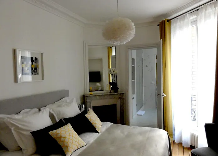 Bed & Breakfast Relais12bis By Eiffel Tower