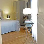 Relais12bis By Eiffel Tower Couette-café 4*