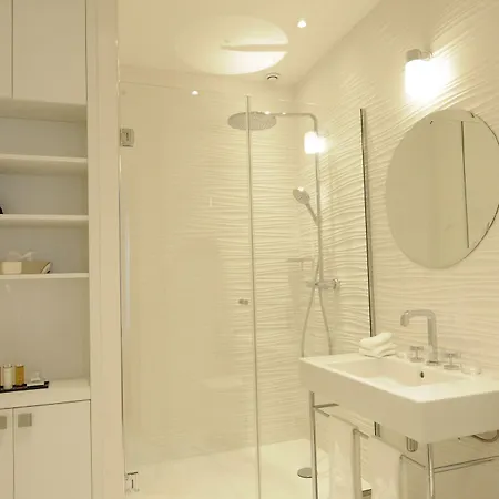 Relais12bis By Eiffel Tower Bed & Breakfast Parijs