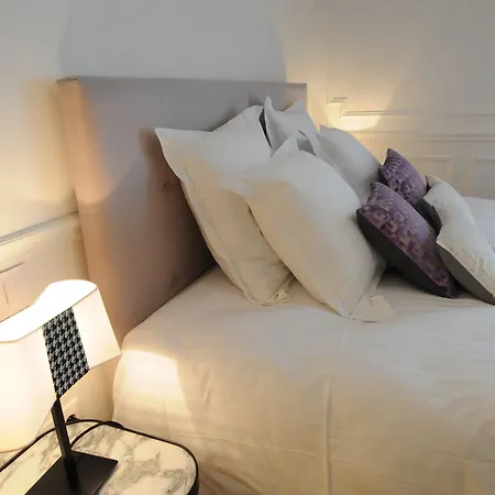 Bed & Breakfast Relais12bis By Eiffel Tower Parijs