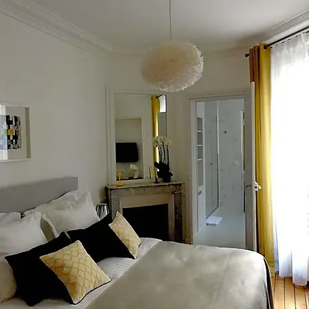 Relais12bis By Eiffel Tower פריז