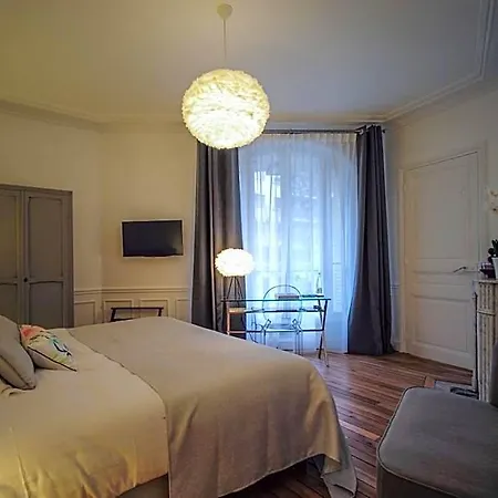 Relais12bis By Eiffel Tower לינה וארוחת בוקר 4*