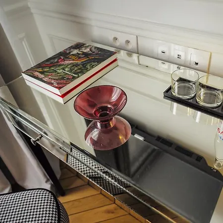 Relais12bis By Eiffel Tower