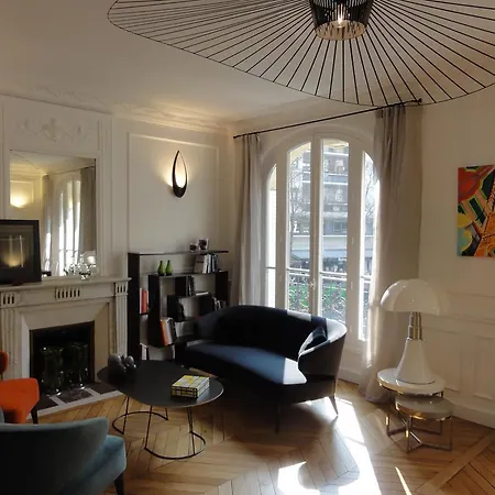 Bed & Breakfast Relais12bis By Eiffel Tower Parijs