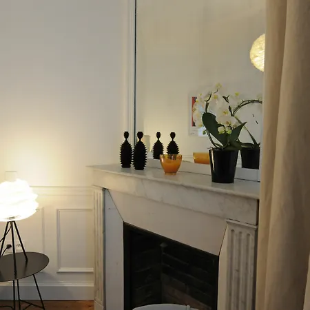 Relais12bis By Eiffel Tower Bed & Breakfast Parijs