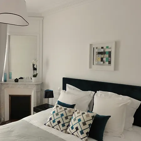 Bed & Breakfast Relais12bis By Eiffel Tower Parijs