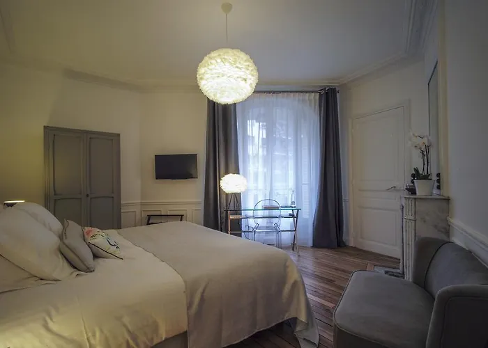 Relais12bis By Eiffel Tower 住宿加早餐酒店 4*