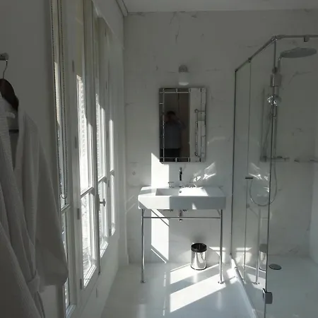 Relais12bis By Eiffel Tower Bed and Breakfast 3*