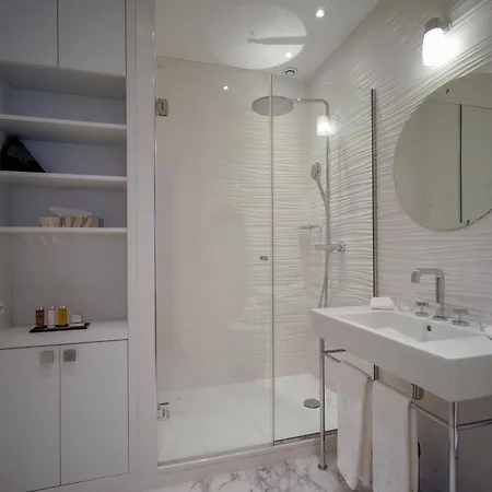 Relais12bis By Eiffel Tower Bed & Breakfast 4*