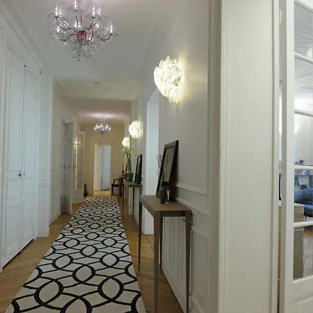Relais12bis By Eiffel Tower Bed and Breakfast 3*