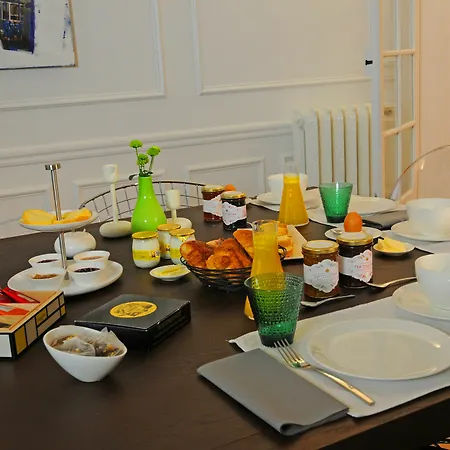 Bed and Breakfast Relais12bis By Eiffel Tower 3*