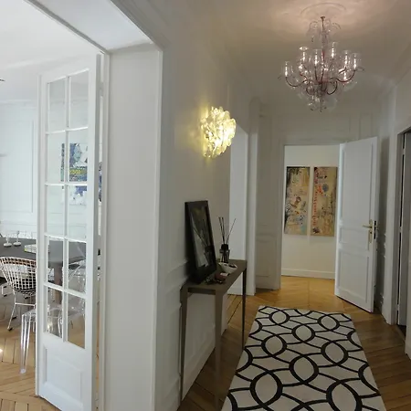 Bed and Breakfast Relais12bis By Eiffel Tower