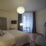 Relais12bis By Eiffel Tower Bed and Breakfast 4*