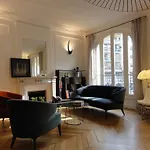 Relais12bis By Eiffel Tower Bed and Breakfast