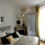 Bed and Breakfast Relais12bis By Eiffel Tower